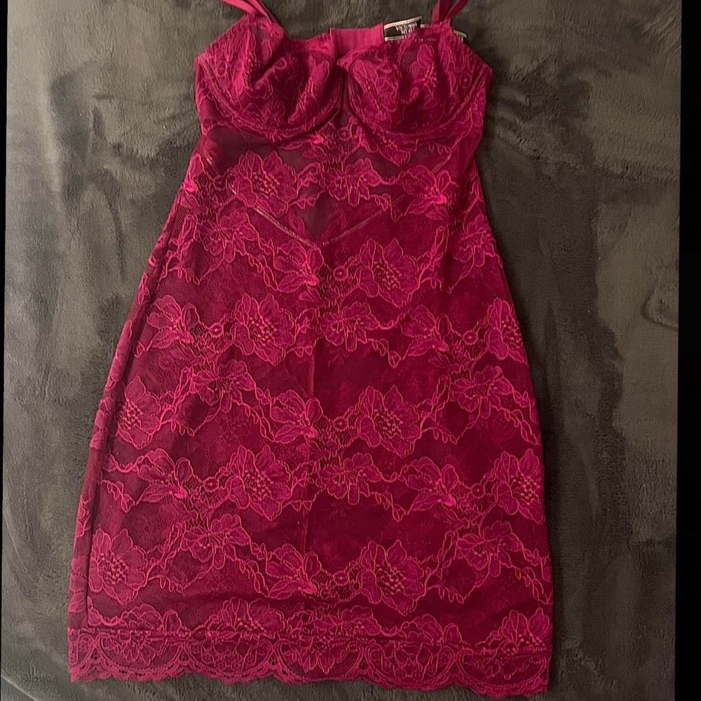 VICTORIA’S SECRET LACE SLIP DRESS SIZE SMALL IN BERRY BURGUNDY COLOR